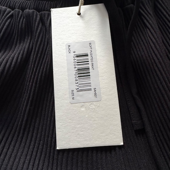 Staple & Hue Soft Pleated Pant in Black Size Medium - Picture 7 of 7